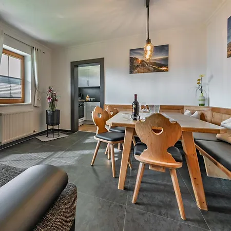 Sonne Im Johanna - Mayrhofen-hippach- In Der Nähe Von Der Skipiste * Hippach